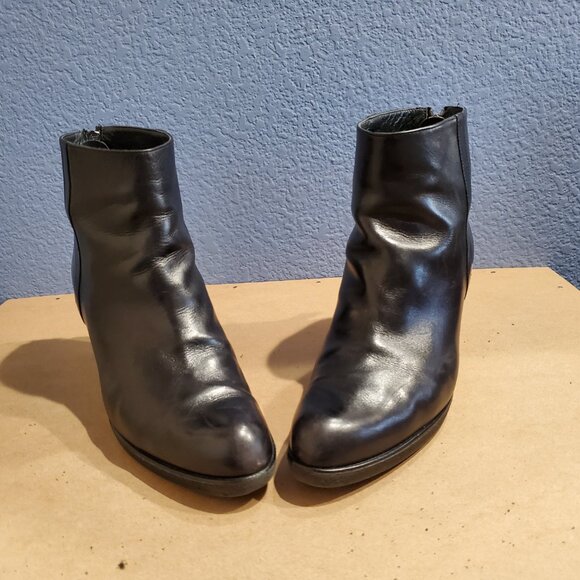 Stuart Weitzman Restart Ankle Boot, Made in Spain - Picture 2 of 14